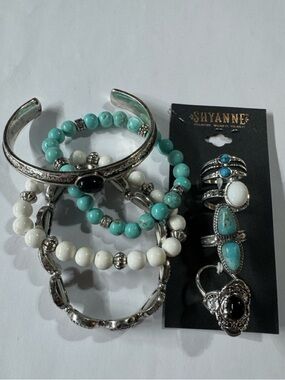 Ring size 7 & 8 Shyanne Turquoise & White Stone Bracelet and Ring Set